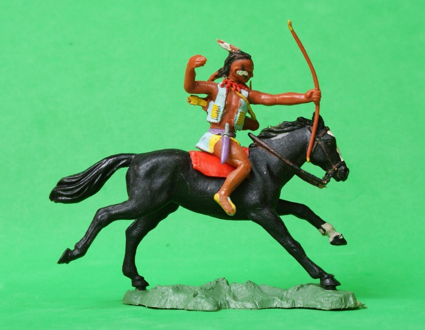 Herald Swoppet Mounted Indian with Bow (BLACK Horse) - Image 3