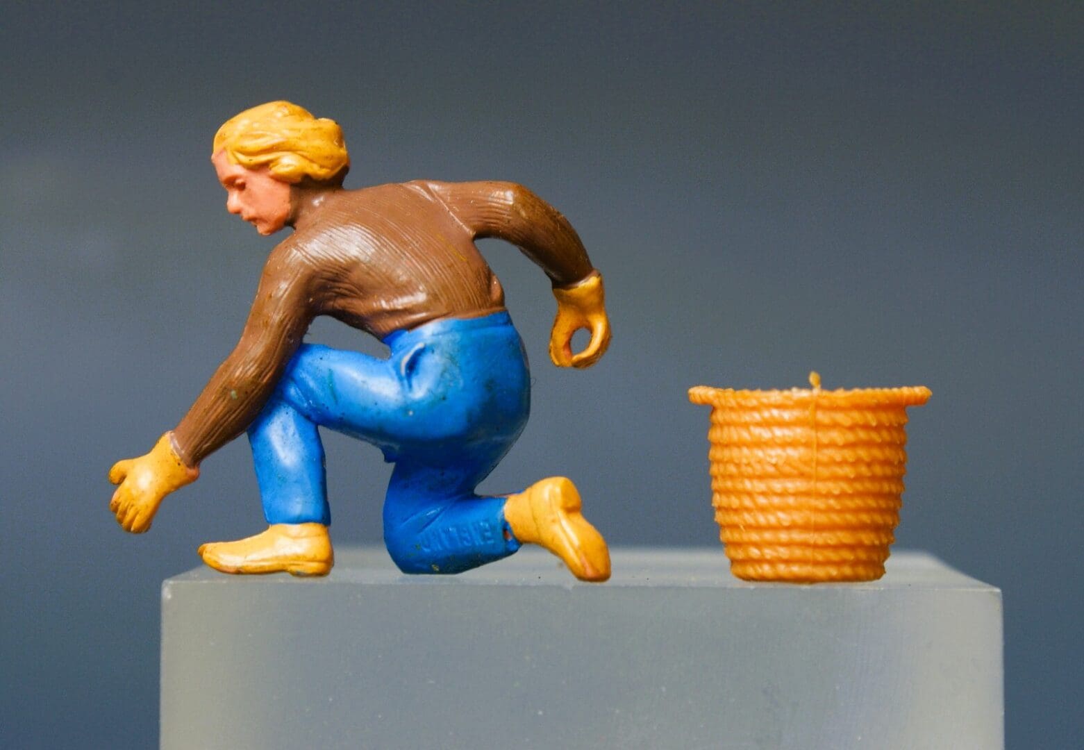 Britains Floral Garden Family - Girl Planting with Whicker Basket - Image 2
