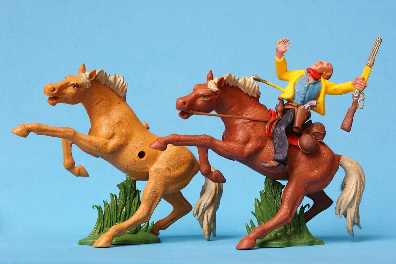 Swoppet Cowboy Wounded by Arrow - Very Rare 'Butternut' Horse - Image 2