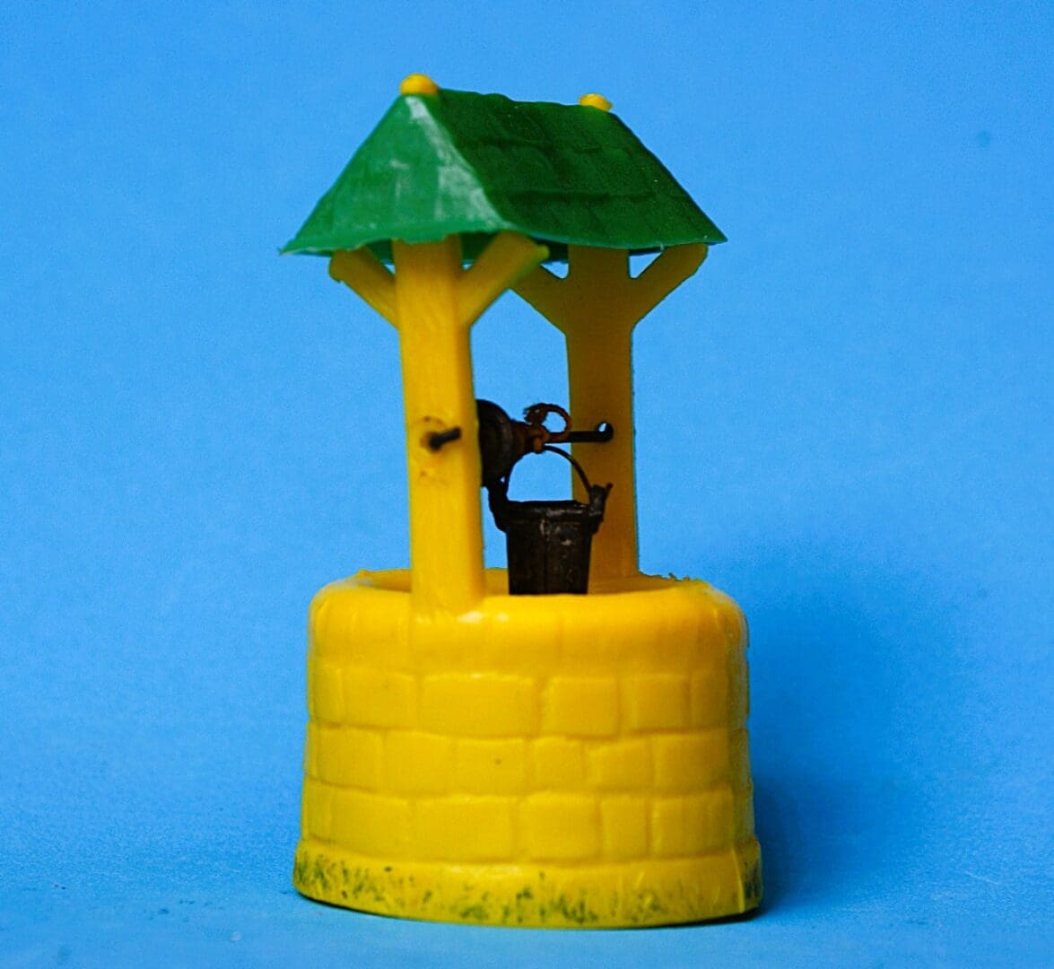 B&S Farm Series - RARE Plastic Wishing Well - Image 2