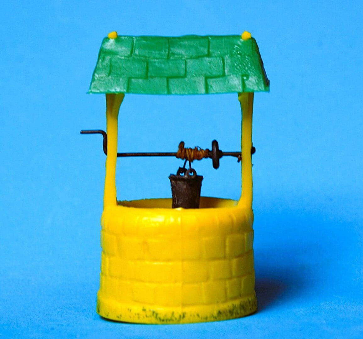 B&S Farm Series - RARE Plastic Wishing Well - Image 3