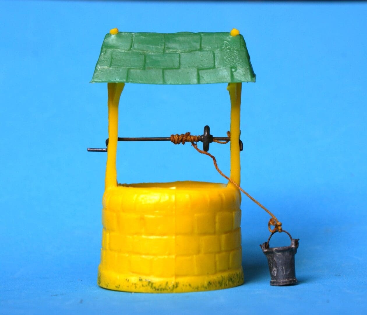 B&S Farm Series - RARE Plastic Wishing Well - Image 4