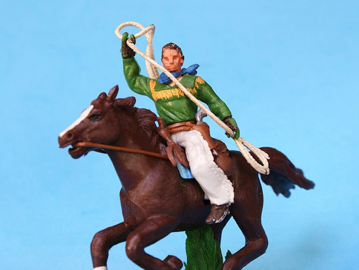Swoppet Cowboy Throwing Lasso Mounted (2nd Series Horse) - Image 2