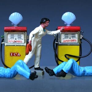 Britains Garage Attendants & 'Super Shell' Petrol Pumps
