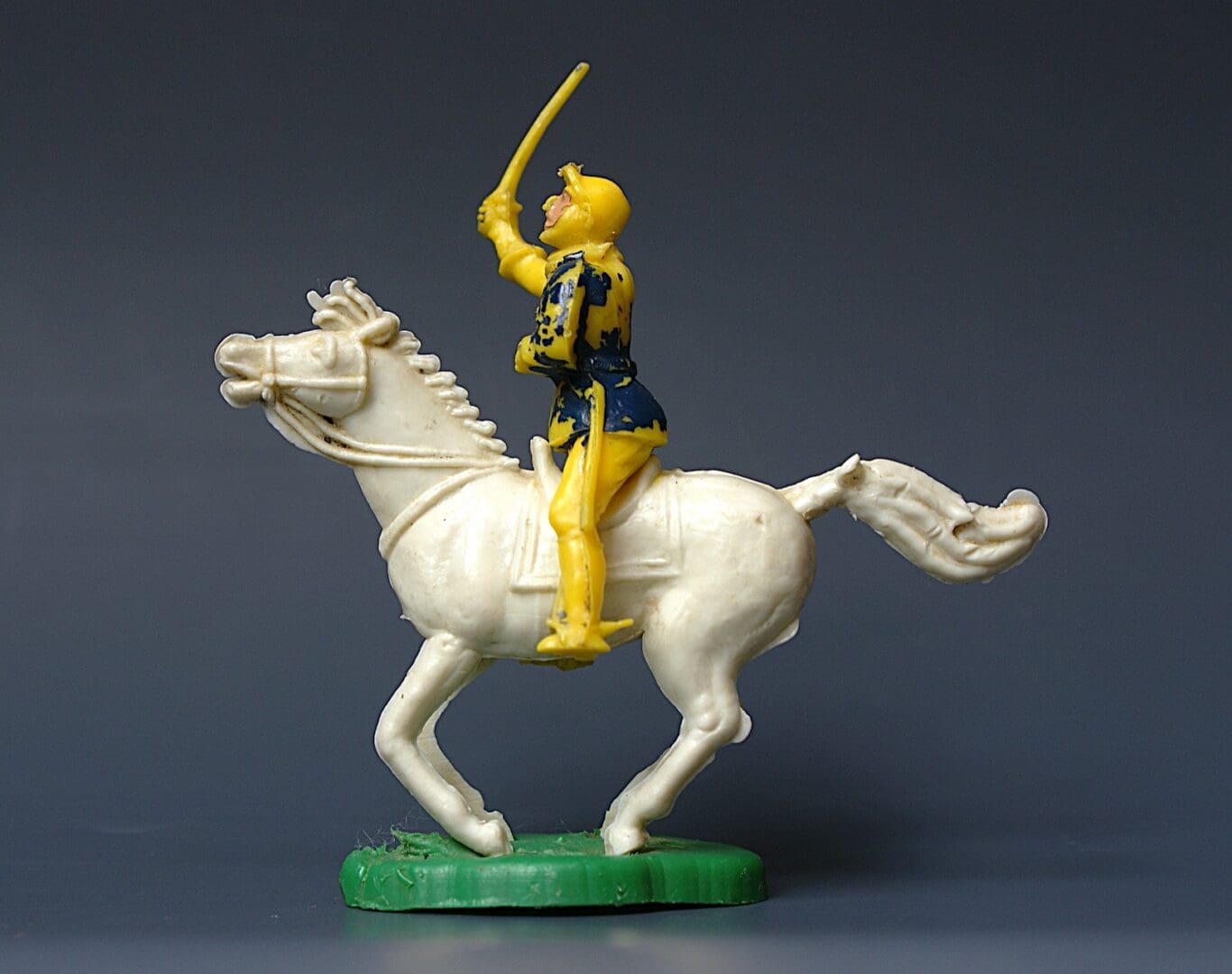 Cherilea 54mm Mounted Cavalry Trooper (YELLOW Plastic)