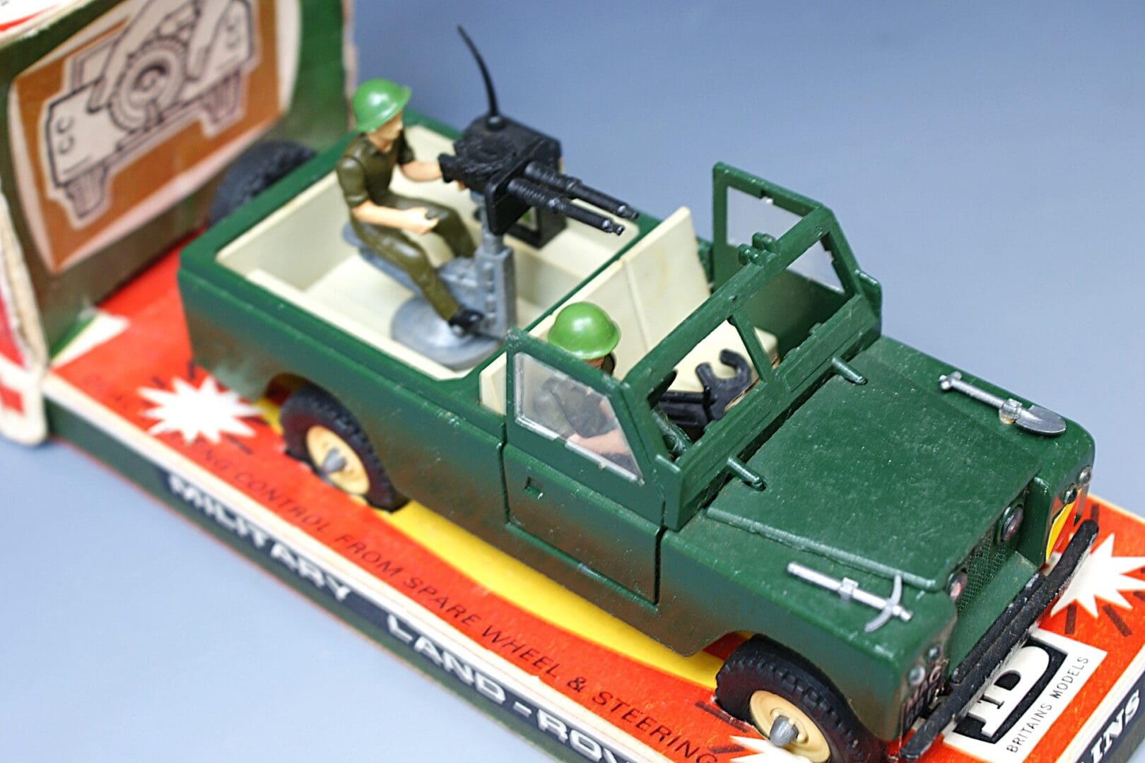 Britains Military LWB Land-Rover in Early Sleeve Box - Image 4
