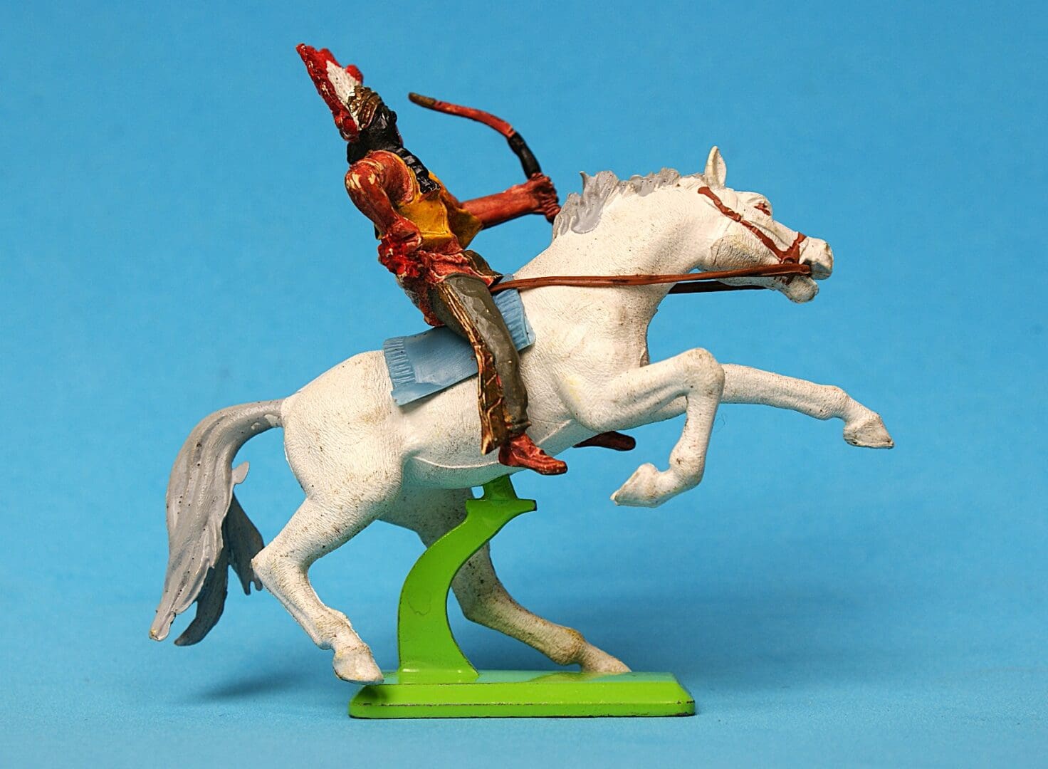 Deetail Mounted Indian Brave with Bow - 1972 1st Issue Figure - Image 3